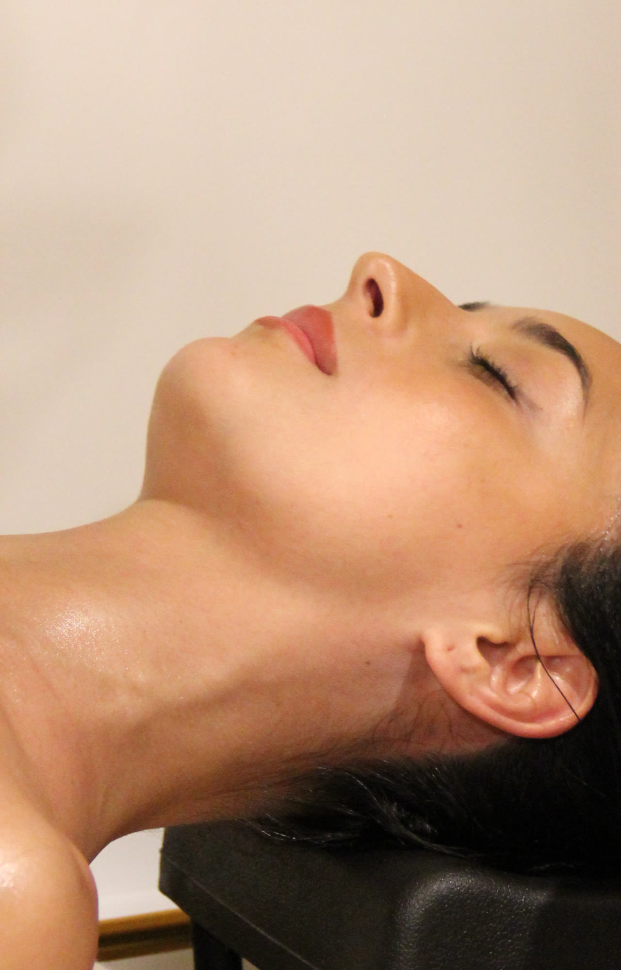 Primer plano de cejas y pestañas en Studio Bloom
